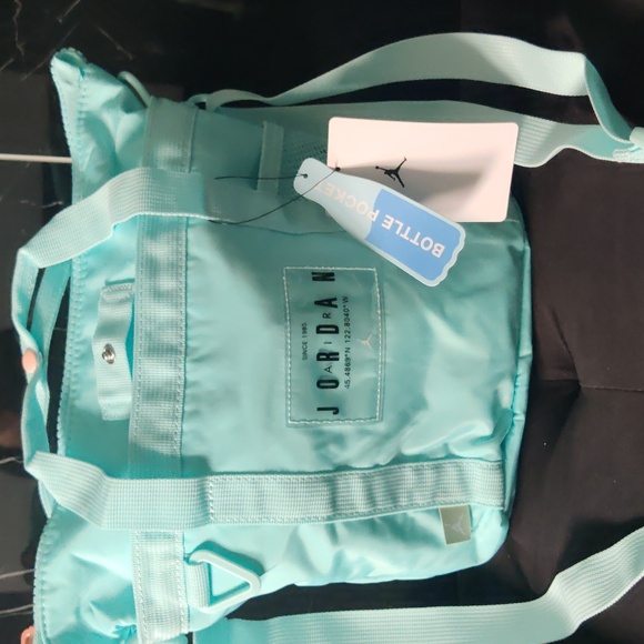 JORDAN  girls sport crossbody bag - Picture 2 of 3